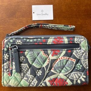 New Vera Bradley floral zip wristlet